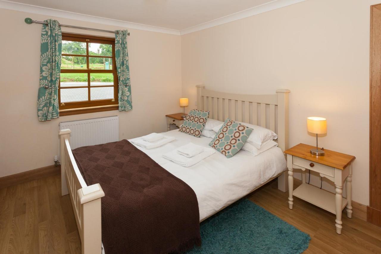Honeysuckle Cottage At Williamscraig Holiday Cottages Linlithgow Exteriör bild